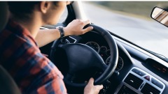 華人夜遇落難留學生上車後「真的給他嚇到」(組圖)