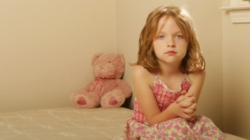 很多美国家长惩罚孩子的方法就是‌‌“独处‌‌”和‌‌“限时‌‌”。