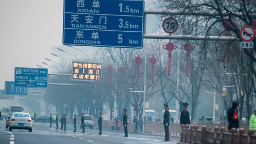 3月27日，北京警方在朝訪問團必經之路部署