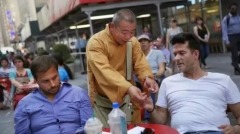 中國「和尚」丟臉到國外卻大罵記者不是中國人(組圖)