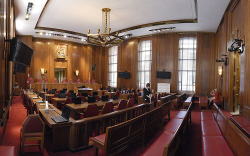 移民法庭