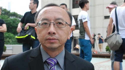香港大學法律學院首席講師張達明認為，事件反映香港法治和「一國兩制」走樣變形