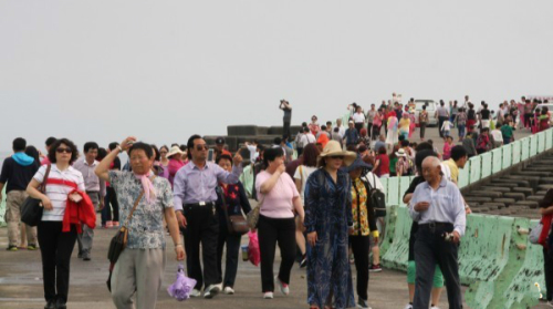 因受兩岸政治因素影響，目前中國來臺觀光客，已經腰斬一半。