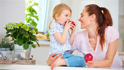 吃蘋果要注意食用的時機和方法，否則對身體會造成不好的影響。