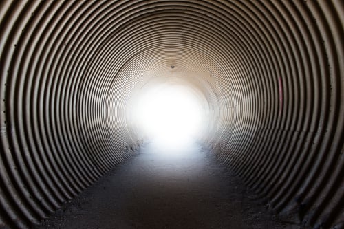 時光隧道真的存在嗎？不可思議的時光倒流