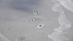 前所未見NASA科學家在北極發現神秘冰洞(圖)