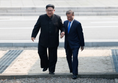 金正恩同志請再向前跨出一步(圖)