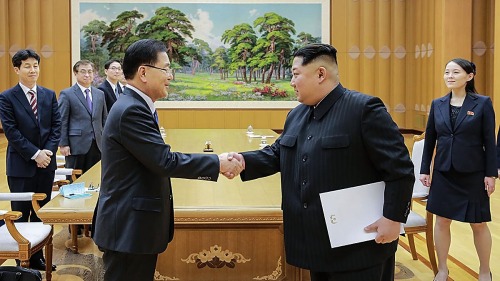 韓國文化體育觀光部長官都鐘煥會見朝鮮領導人金正恩