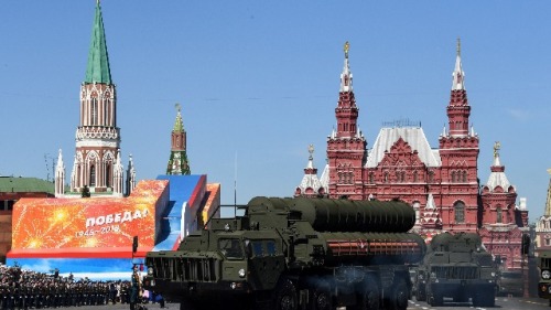 2018年5月9日，在莫斯科舉行的勝利日閱兵儀式上，俄羅斯的S-400凱旋防空導彈系統穿越紅場。