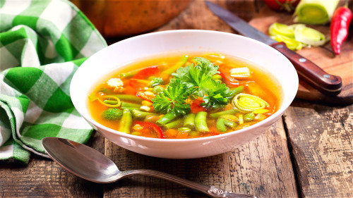 養胃的首選不是粥，而是湯，菜湯較好。