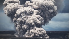 夏威夷火山或爆炸性喷发可炸飞冰箱大巨石(图)