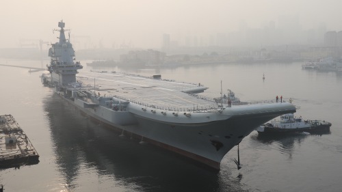 5月13日，中国第一艘国产航空母舰正式海试