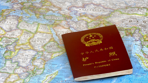 拿到綠卡高枕無憂？華人返美護照上被寫了一行字…