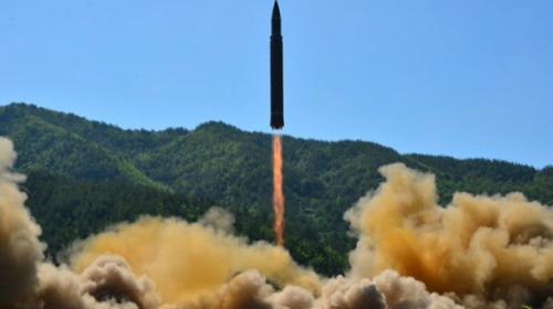 朝鲜官方宣布，2017年7月28日，在最高领导人金正恩的亲自指导下，再度成功试射“火星14型”