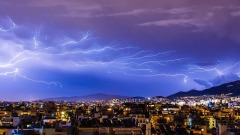 天雷滾滾危機大前夜務請各自珍重(圖)