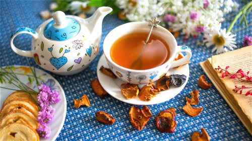 茶有助于机体抗氧化能力，帮助细胞吸收糖分。