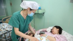 女子產下雙胞胎大喊停下醫生一查驚呆(組圖)