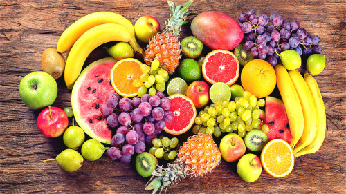 在生鮮的蔬果及各種蔬菜類中都富含酵素，身體正常功能、消化食物、修復組織所必須。