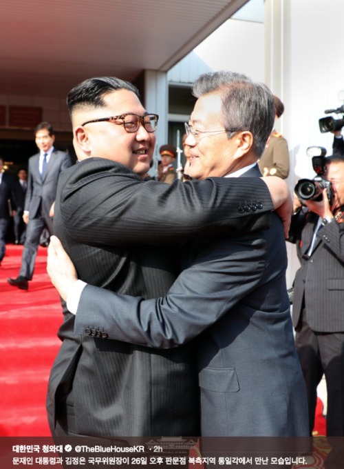 韩国总统文在寅与朝鲜最高领导人金正恩在板门店秘密进行了第二次会晤。