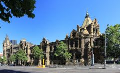 聞到榴槤味以為毒氣來襲澳大學緊急疏散師生(組圖)