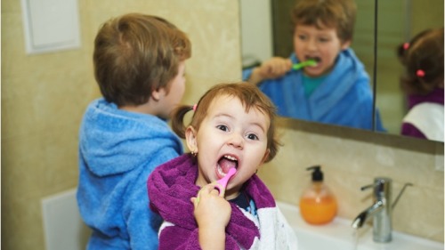 保持口腔清洁卫生，早晚认真刷牙。