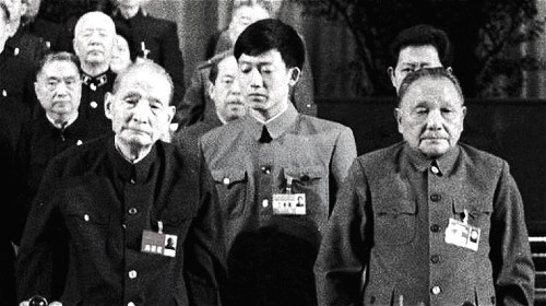 鄧小平（右）和陳雲（左）都曾與中共黨內官員有過「奪妻之恨」。