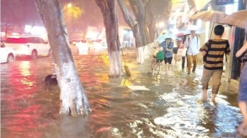 广州遭遇大暴雨