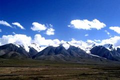 昆仑山地狱之门神秘而恐怖(组图)