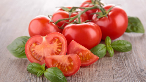 蕃茄富含番茄红素，可以延缓人体衰老。