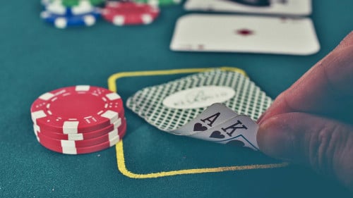 重庆多名官员赌博被查中纪委：赌与贪密不可分