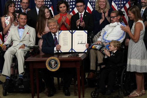 5月30日，川普總統在白宮簽署了一項新法案——試藥權法案。