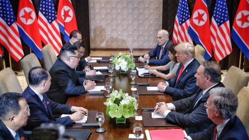 6月12日，美國、朝鮮在新加坡舉行首腦峰會