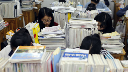 中国孩子拼命学习的年纪加拿大孩子为什么在努力打工？