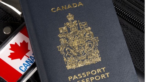加拿大女子警告：千万别替孩子在护照上签名