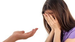犯罪電影的情節裸身華裔女子街頭求救(組圖)