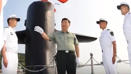 习近平近期视察中共海军核潜艇。