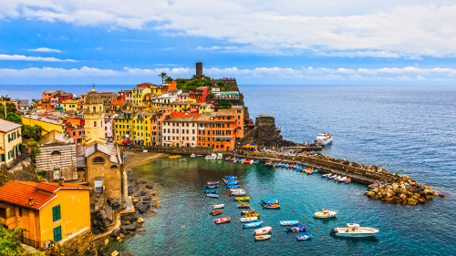 義大利目前旅遊疫情建議至第三級，：警告(Warning)，提醒民眾非必要勿前往。圖為義大利五漁村Cinque Terre