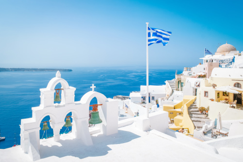 希腊在2010年爆发债务危机后，开办了黄金签证计划来刺激经济，迄今为止大陆投资人最赏脸。