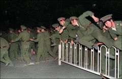 学者吴国光提六四背后一场军事政变(图)