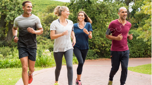 跑步运动促进血液循环，血管年轻了人就不显老。