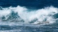 離奇遭巨浪捲走失蹤一年半後原地出現(圖)