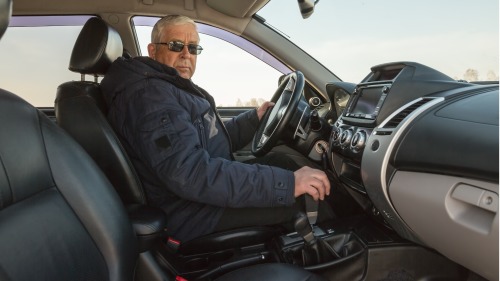 為何美國85歲老人開卡車中國85歲老人已經坐輪椅？