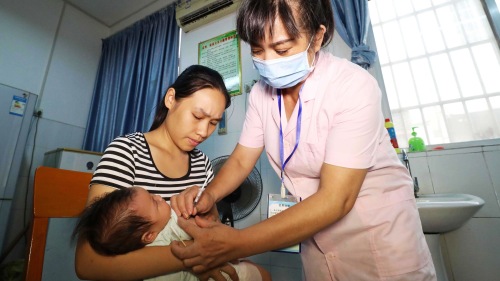 疫苗事件疑点多中国民众人心惶惶