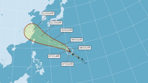6日晚间台风路径有偏南移动迹象，接近台湾的机率增加