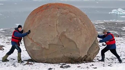 地球上这些巨大石球莫非是巨人的玩具？