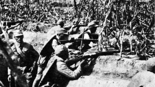 1937年8月，湯恩伯指揮的國軍在河北省昌平南口鎮抗擊日軍進犯華北。