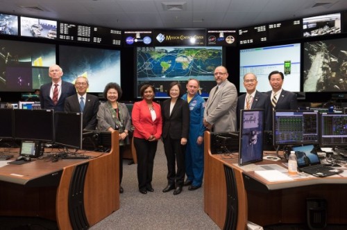蔡英文总统参访美国航太总署（NASA）。