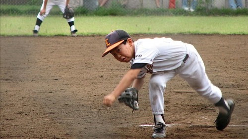 日本小孩投球
