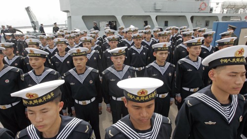 中共海军建立70周年之际，习近平再次搞海上阅兵。
