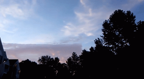 美国天空中居然出现“方形云”